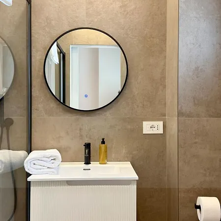 Good Life - Lux & Design New Opening Апартаменти Барі