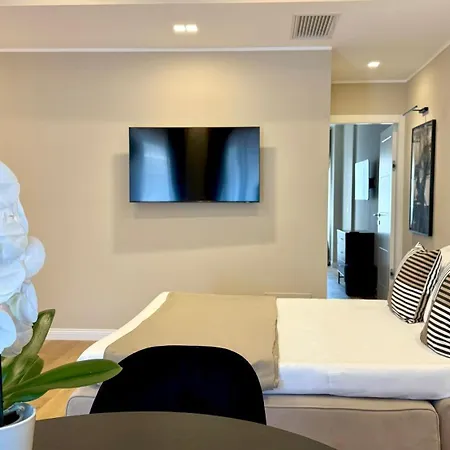 Good Life - Lux & Design New Opening Апартаменти